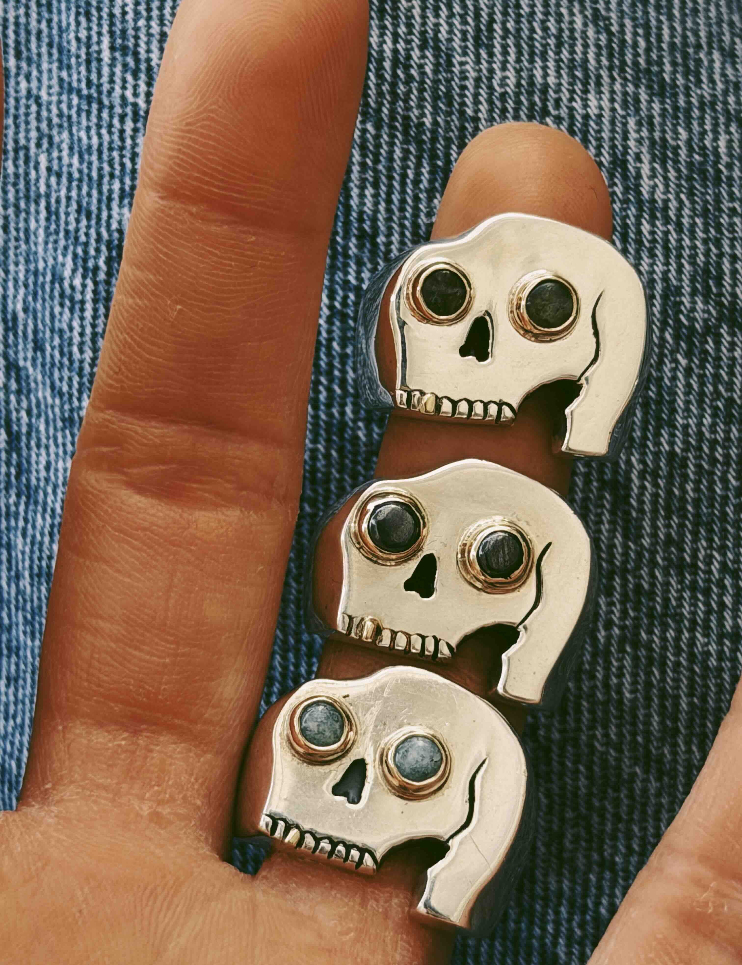 Nephrite Jade Ogling Skull Ring - Size P  (US: 7.5)