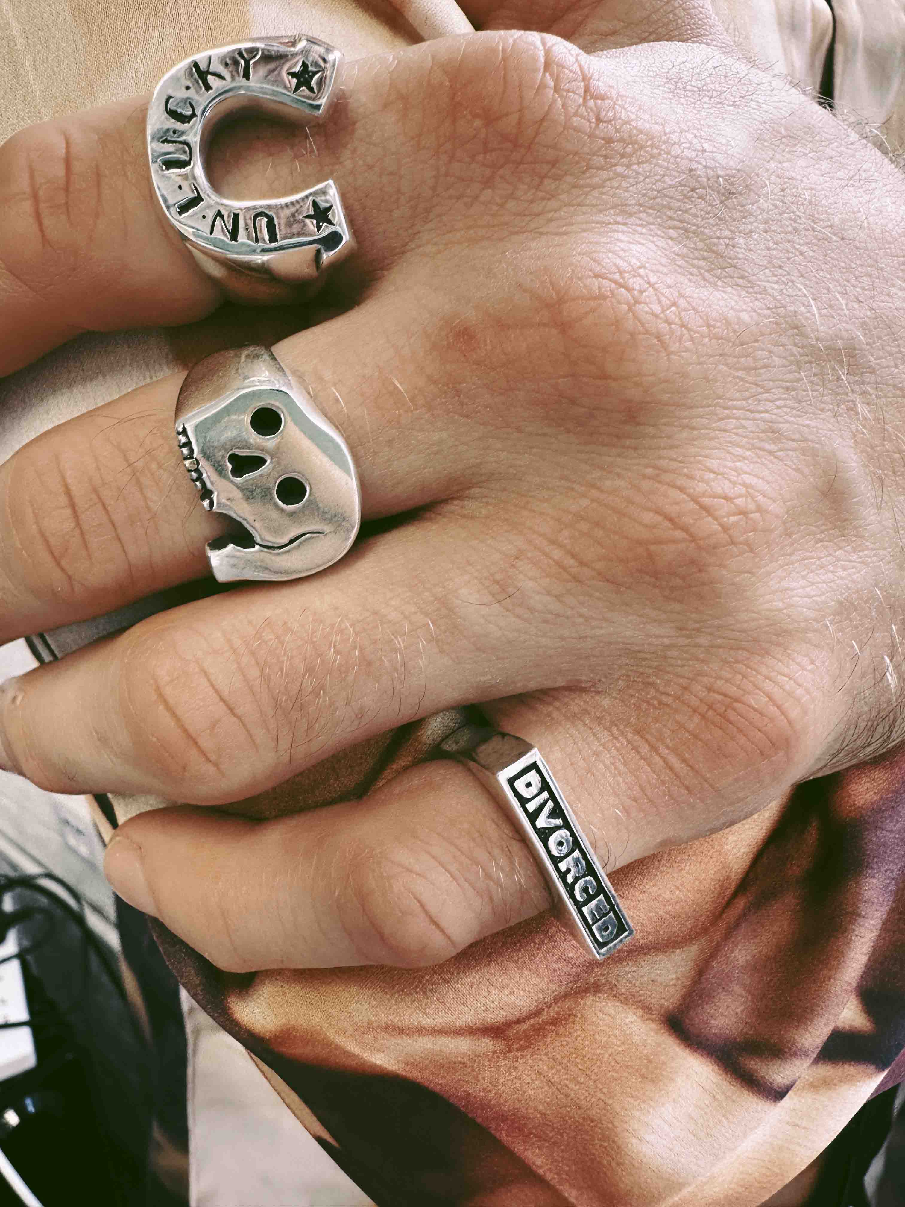 Ogling Skull Ring in Sterling Silver – Chunky Jewellery – Rat Betty