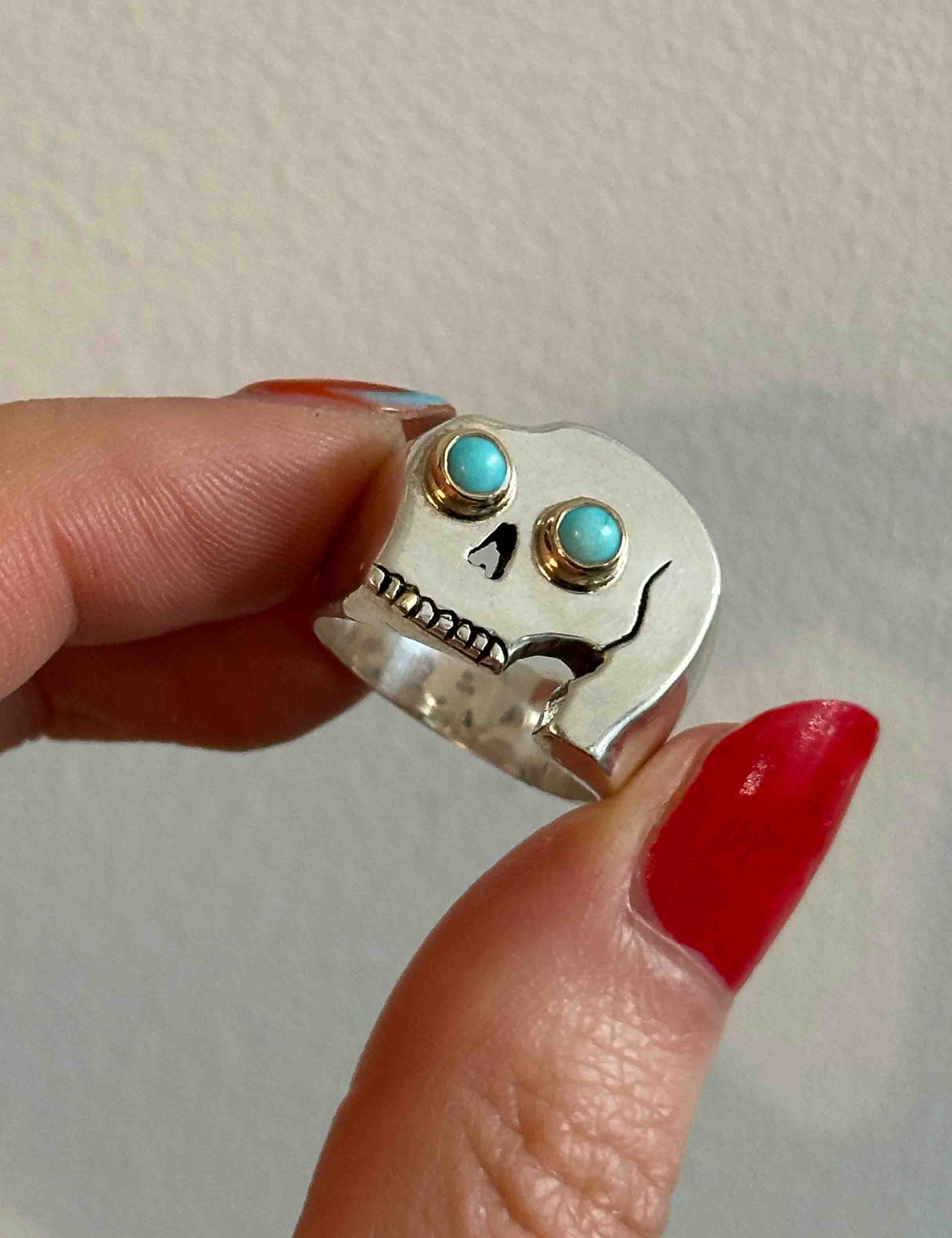 Turquoise Ogling Skull Ring
