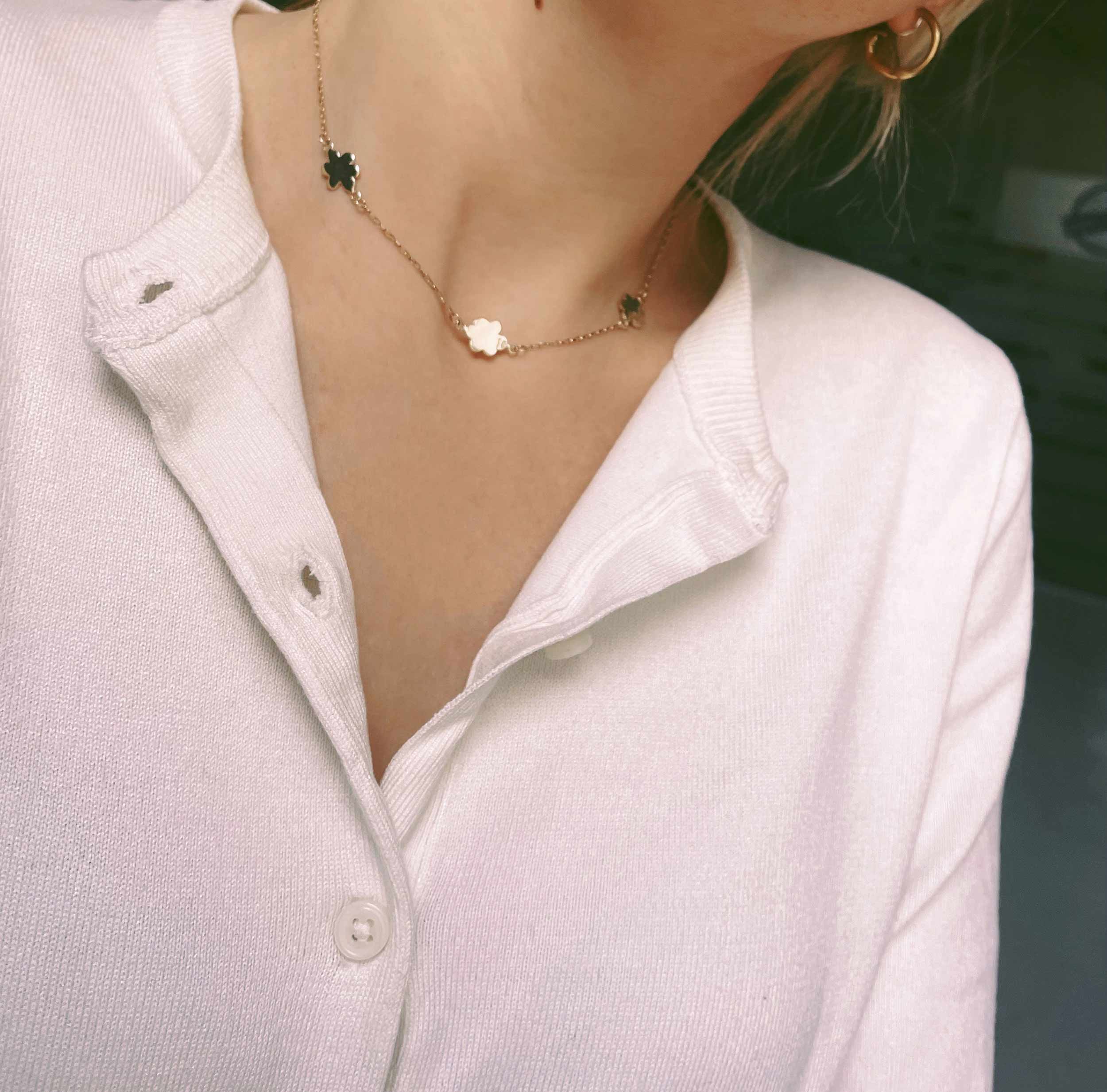 9ct Gold Flower necklace