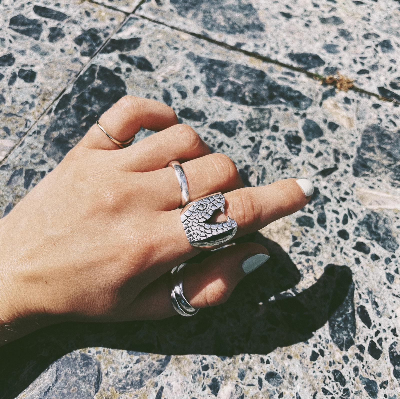 Fang Toothed Snake Ring